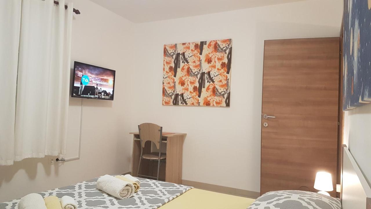 Ferienwohnung Orange Brist Pula Exterior foto