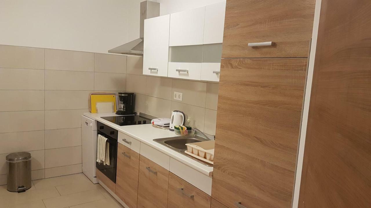 Ferienwohnung Orange Brist Pula Exterior foto