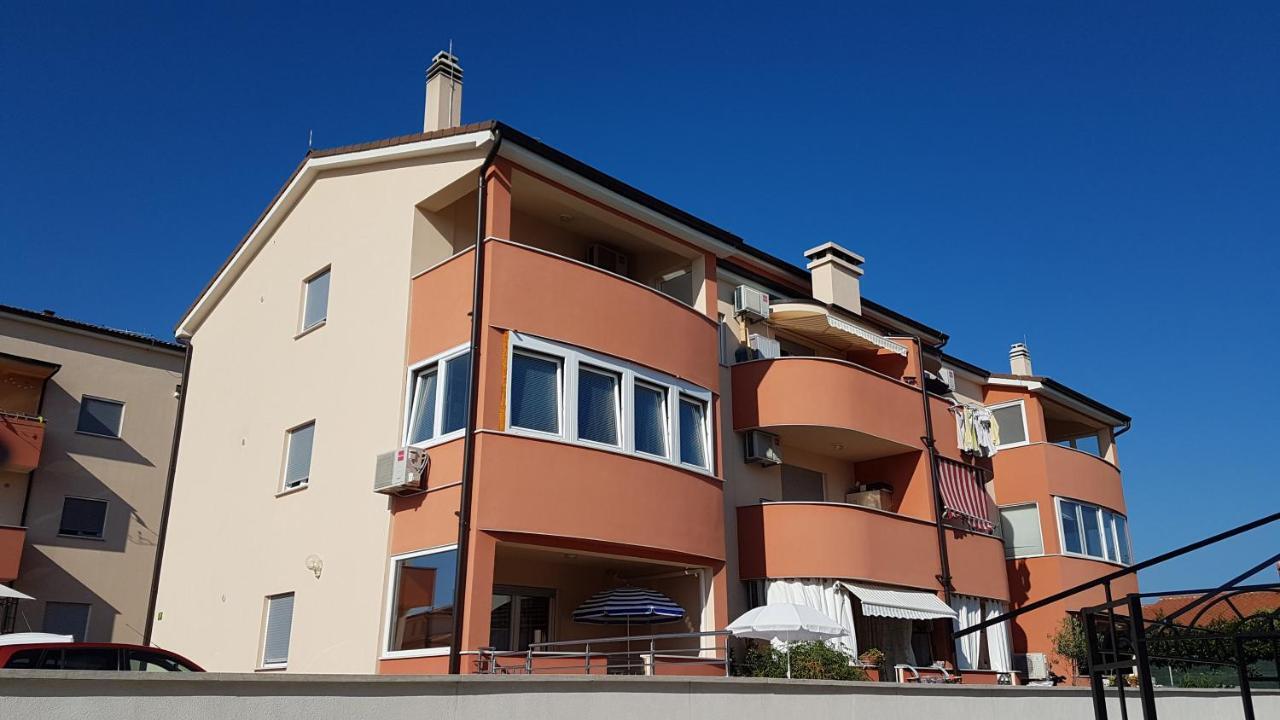 Ferienwohnung Orange Brist Pula Exterior foto
